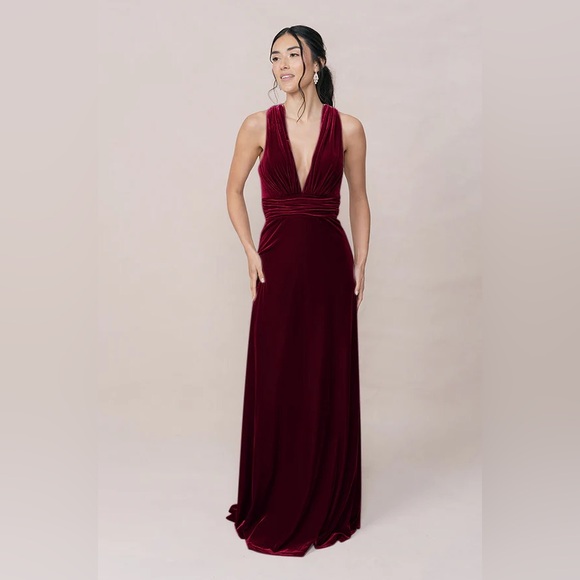 Revelry Dresses & Skirts - Revelry Dylan Velvet Dress
